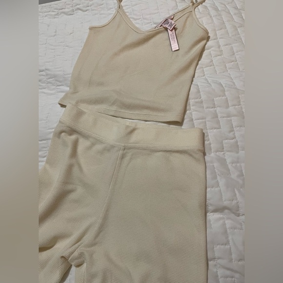 New - VS Glow softest Waffle cami & shorts 2-piece Set - Picture 4 of 8